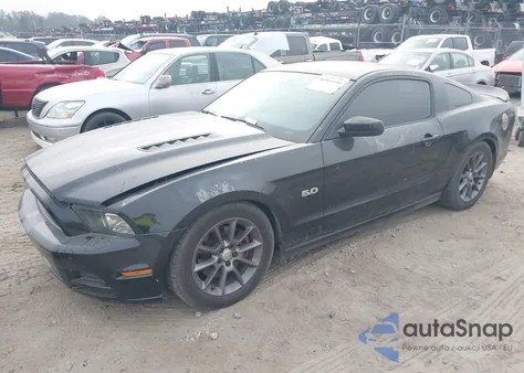 2013 Ford Mustang Gt Premium z USA, uszkodzony, nr VIN 1ZVBP8CF0D5276512